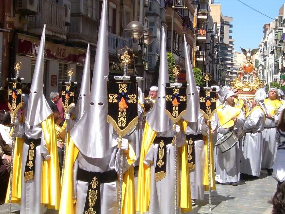 Holy week. Семана Санта в Испании. Семана Санта Малага. Семана Санта в Андалусии. Семана Санта в Испании костюмы.